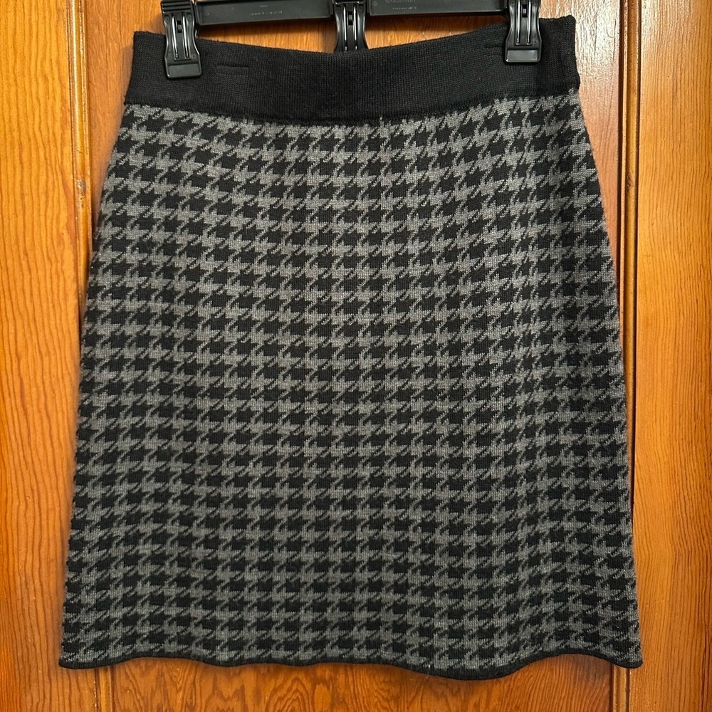Willi Smith Women S Black Gray Houndstooth Plaid PullOn Wool Blend Sweater Skirt